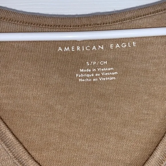 American Eagle lettuce trim brown tee - Picture 2 of 4